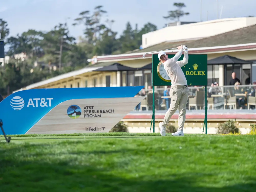 Bucket-list golf photography on the Monterey Peninsula by Manny Espinoza