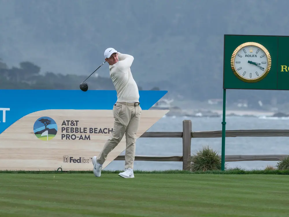 Bucket-list golf photography on the Monterey Peninsula by Manny Espinoza