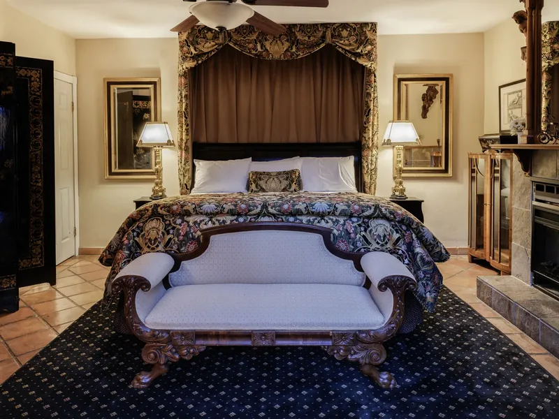 Hotel suite at The Charles, Napa Valley, guest room photography by Manny Espinoza