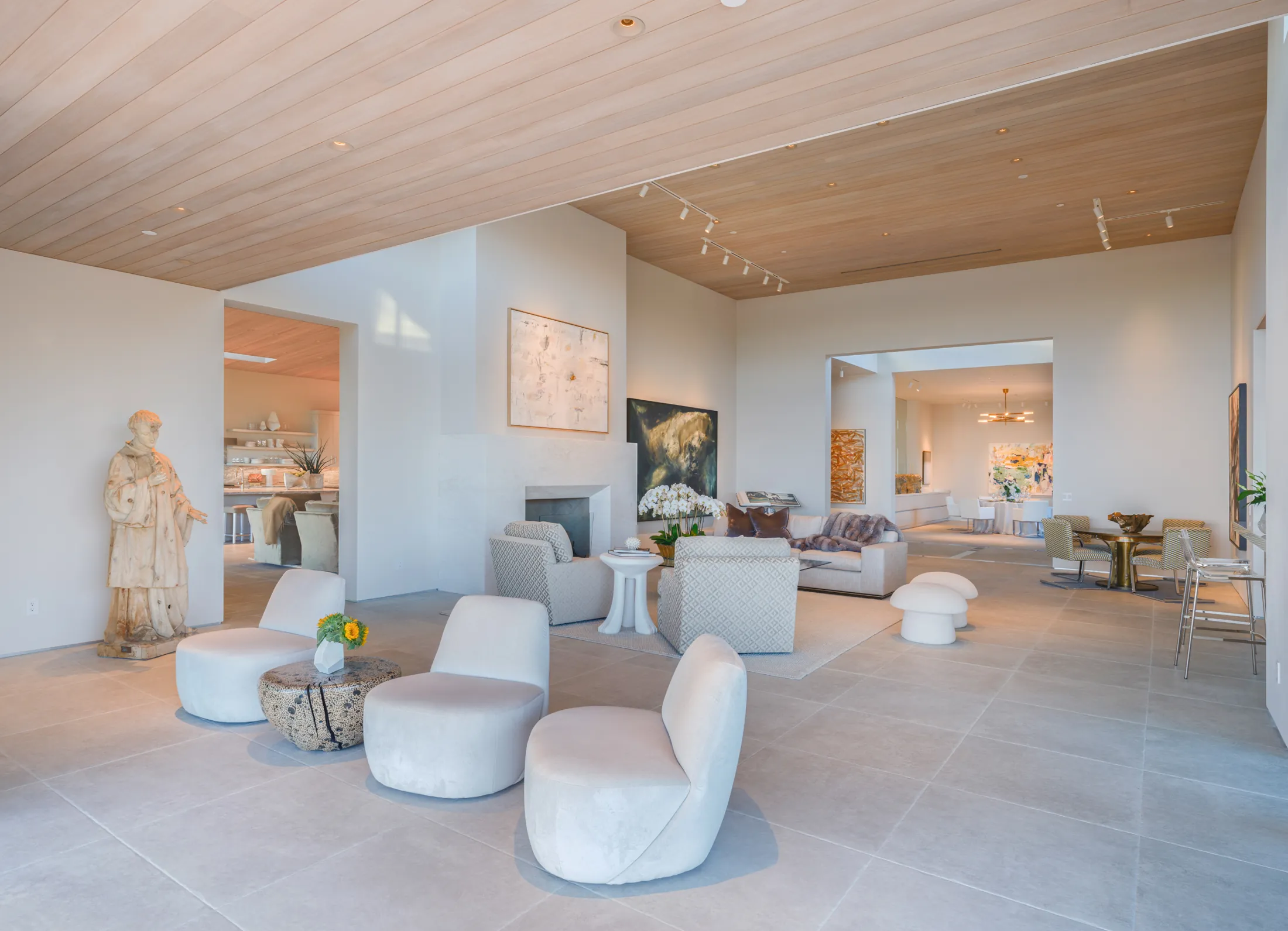 Great room of The Edge in Pebble Beach, natural light interior photography by Manny Espinoza